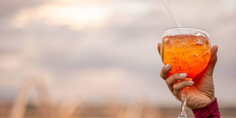 Conheça 9 endereços para curtir um happy hour ao ar livre no DF