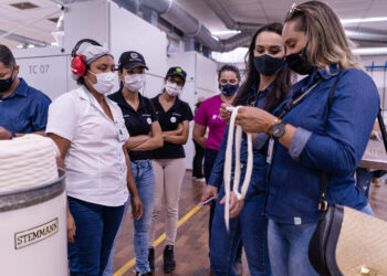 Associação têxtil de SC percorre algodoeiras de MT para conhecer produção