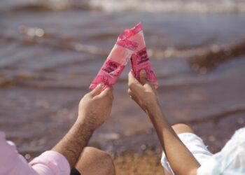 Pink Lemonade: Vai Bem Gelados lança sabor inspirado na arte de Douglas Viana