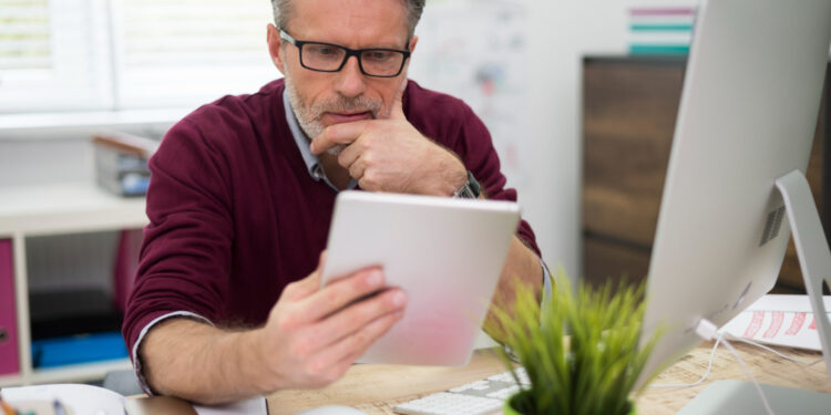 Procon Goiás alerta consumidores sobre publicidade enganosa de empresas de assessoria financeira