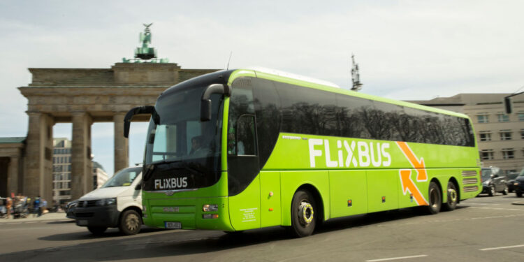 ‘Uber dos ônibus’, FlixBus estreia no País para concorrer com a Buser