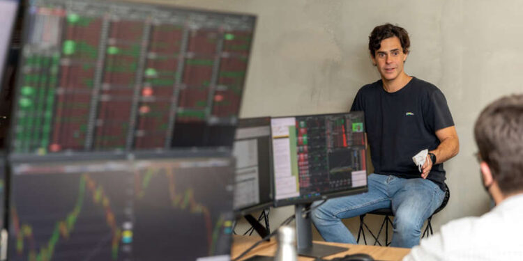 Fundador da XP diz que cenário econômico atrai investidor de MS ao mercado financeiro