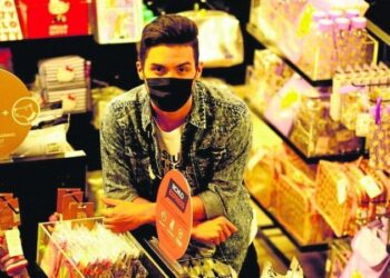 Vacinação e desempenho do comércio devem consolidar queda do desemprego no DF