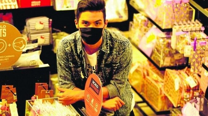 Vacinação e desempenho do comércio devem consolidar queda do desemprego no DF