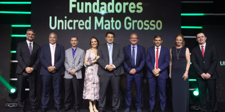 Unicred Mato Grosso comemora 30 anos com homenagem aos sócios-fundadores