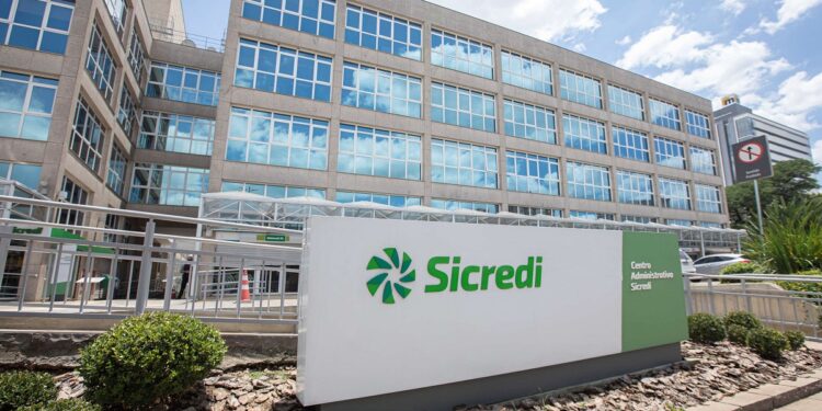 Sicredi é reconhecido em quatro premiações nacionais