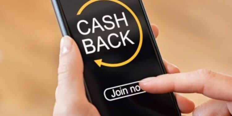 Cashback: o que é e como recuperar parte do dinheiro gasto em compras?