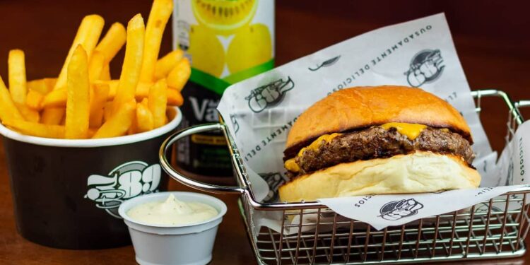 Hamburgueria artesanal 389 Burger planeja abrir franquias