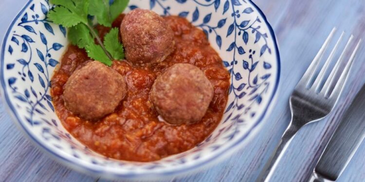 JBS anuncia aquisição e investimento de US$ 100 mi em carne de laboratório