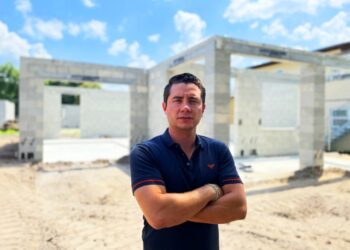 Brasileiro descobre nicho no setor de construção civil americano