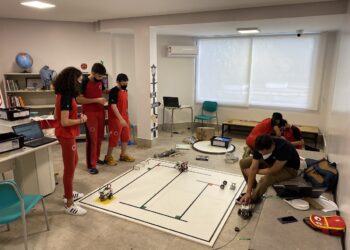 Maple Bear Goiânia representa Goiás no maior torneio de robótica do Brasil
