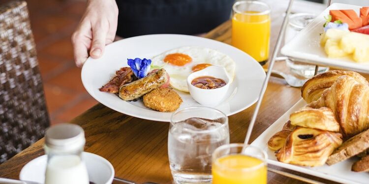 Setores de hospedagem e alimentação fora do lar aderem à Black Friday deste ano