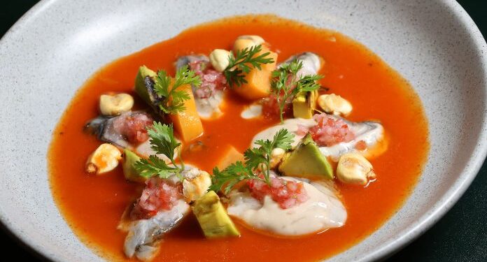 Taypá completa 12 anos e celebra com novo menu