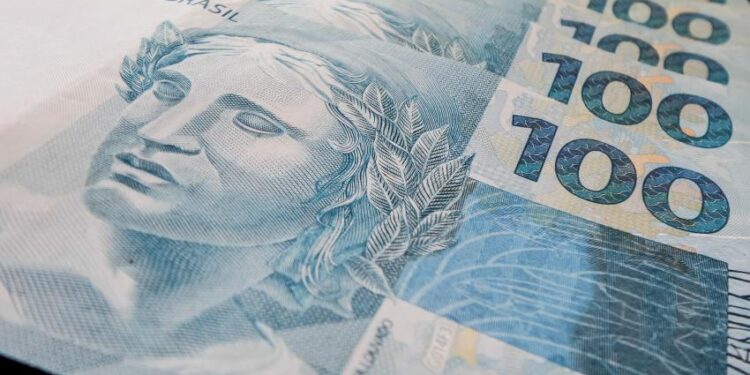 Mesmo com alta da Selic, poupança ainda é opção pouco vantajosa