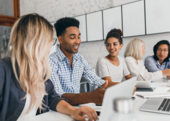 No Brasil, 58% das empresas têm políticas para equidade de gênero