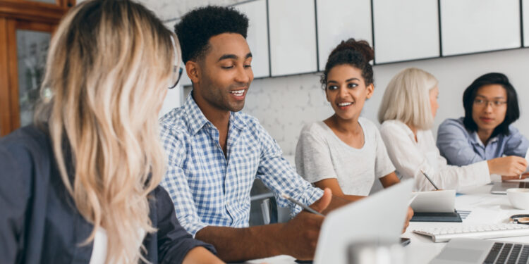 No Brasil, 58% das empresas têm políticas para equidade de gênero