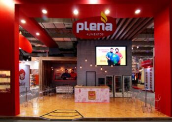 Plena Alimentos inicia atuação no segmento de snacks naturais para pets