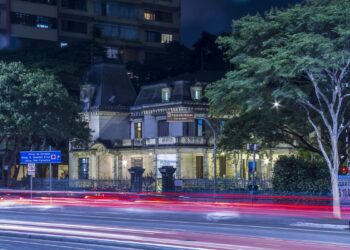 Instalação de Siron Franco homenageia vítimas da pandemia