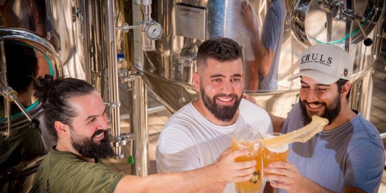Cervejaria Cruls inaugura bar com chope e petiscos na Asa Norte