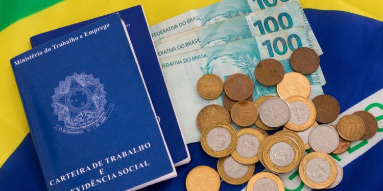 Especialista avalia prorrogação da lei de desoneração da folha de pagamento