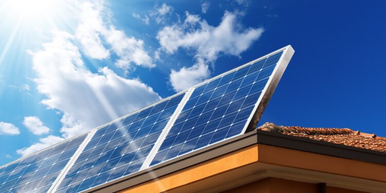 Financiamento ajuda a democratizar acesso à energia solar em Goiás