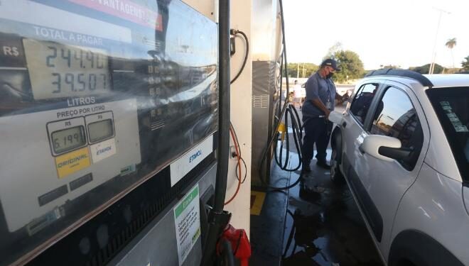 Com gasolina nas alturas, veja dicas de como economizar combustível