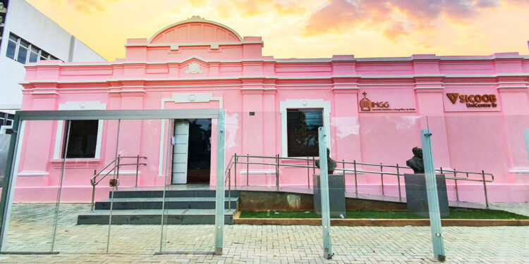 Com investimento de mais de R$ 2 mi na restauração, Sicoob UniCentro Br inaugura agência no IHGG