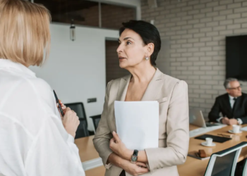 Presença de mulheres em conselhos de administração de empresas aumenta no Brasil