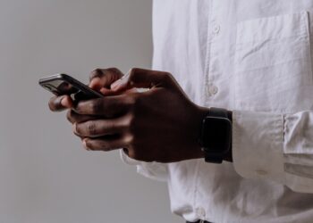 0303: Regra que obriga telemarketing a se identificar ainda tem baixa adesão