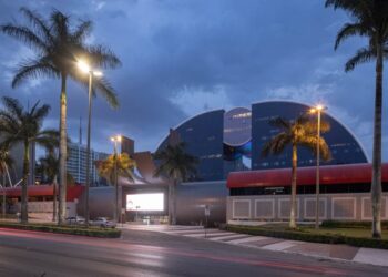 Brasília Shopping celebra 25 anos homenageando a identidade brasiliense