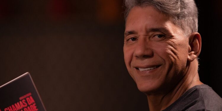 Empresário e escritor goiano Geraldo Rocha lança mais uma obra