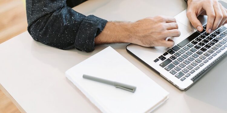 Programa gratuito ajudará 300 projetos de empresas em fase inicial