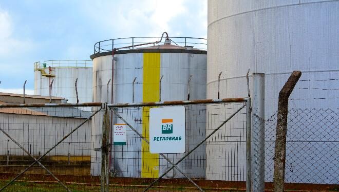 Variação do dólar pode deixar açúcar mais rentável do que etanol para usinas