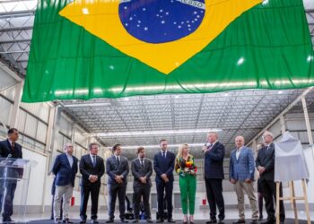 Fábrica de armas é inaugurada em Anápolis (GO)