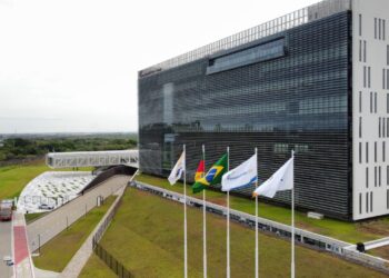 Stemac e Scania garantem autonomia energética à sede da Fecomércio-RS