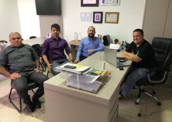 Adial doa cestas básicas para motoristas goianos