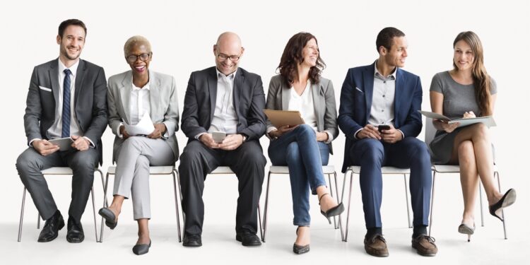 Faltam vagas de emprego ou mão de obra qualificada?