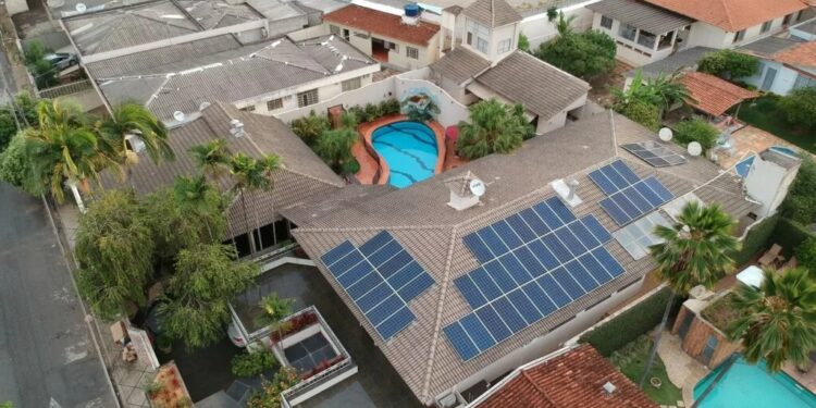 Goiás dobra número de sistemas fotovoltaicos instalados no primeiro semestre de 2022