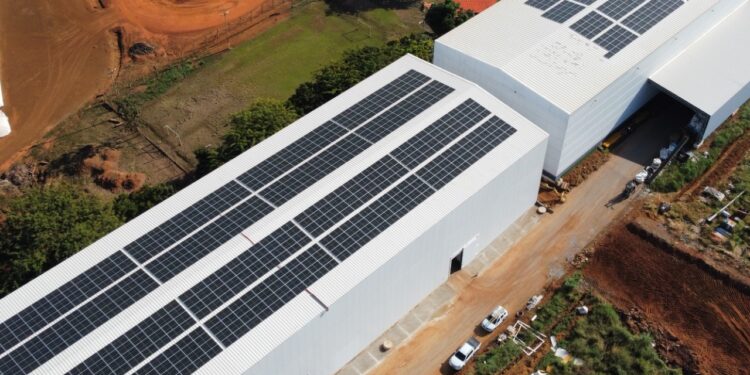 Adquirir uma usina solar é mais simples – e acessível – do que parece