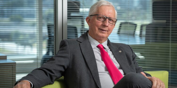 Foco no equilíbrio entre social e econômico