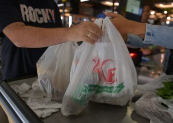 Fim das sacolas plásticas, começo das biodegradáveis no DF