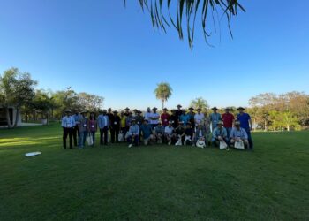 Industriais internacionais conhecem produção de algodão da Bom Futuro