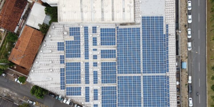 Mitos e verdades sobre energia solar: saiba como melhorar o consumo consciente