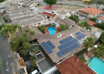 Como fica o cronograma de instalação de usinas solares antes da autorização de taxação pelo marco legal?