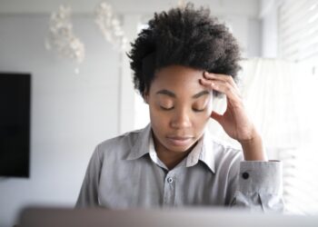 OMS: cerca de 15% dos trabalhadores em todo o mundo têm transtornos mentais