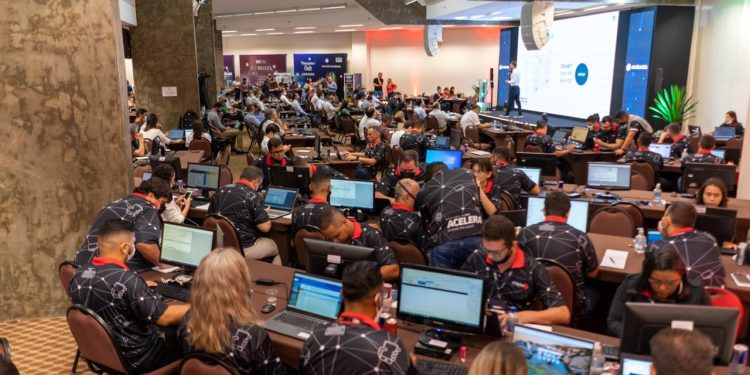 Evento de negócios aquece mercado de tecnologia em Goiânia
