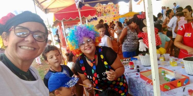 Moradores do Jardins do Cerrado, em Goiânia, organizam festa para comemoração do Dia das crianças