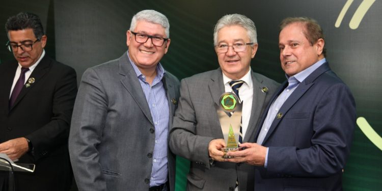 Otávio Lage Filho é o “Empresário do Ano” no Mastercana Brasil