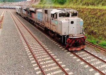 Quase 40% das indústrias trocariam rodovias por outro modal