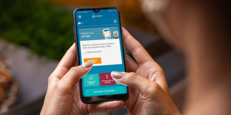 Na palma da mão: clientes podem acompanhar consumo de energia em app gratuito